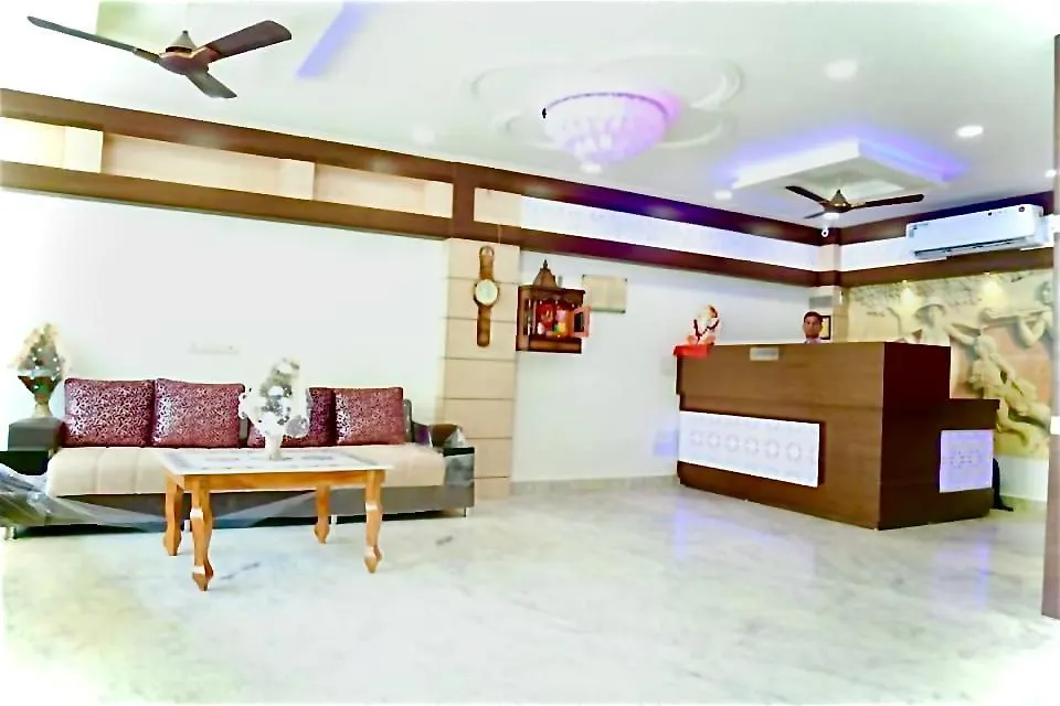 Hotel Blue Ray Family Guest House Nagla Dhimar 3*,