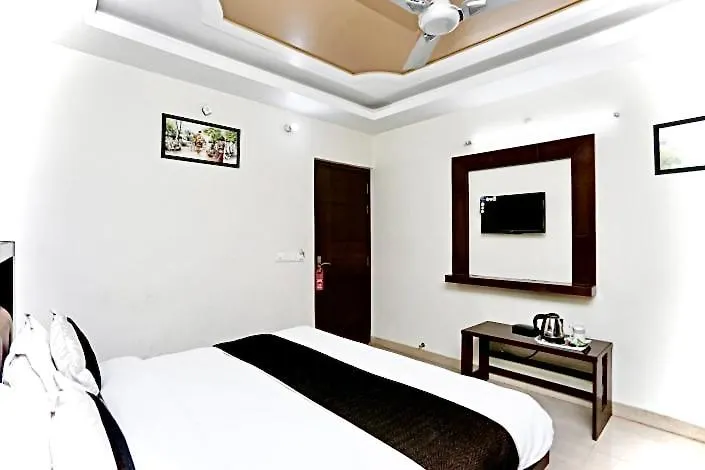 Hotel Blue Ray Family Guest House Nagla Dhimar 3*,  India